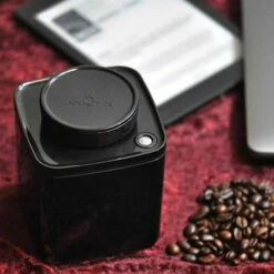 Ankomn Turn-N-Seal Vacuum Canister 7 Ankomn Turn-N-Seal Vacuum Canister -Alternative Brewing Shop Ankomn Sealable Bean Storage Containers 1024x