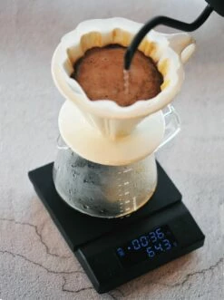 Tiamo CT2000 Digital Scale 7 Tiamo CT2000 Digital Scale -Alternative Brewing Shop FiltercoffeewithTiamoCT2000DigitalScale 1024x